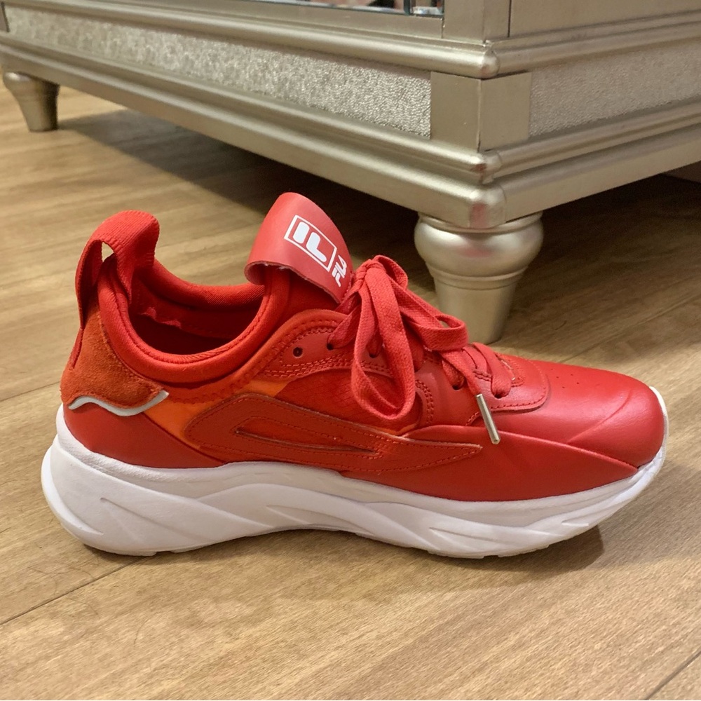 Fila Women’s Chunky Red Tennis Shoe Sneaker size 9.5